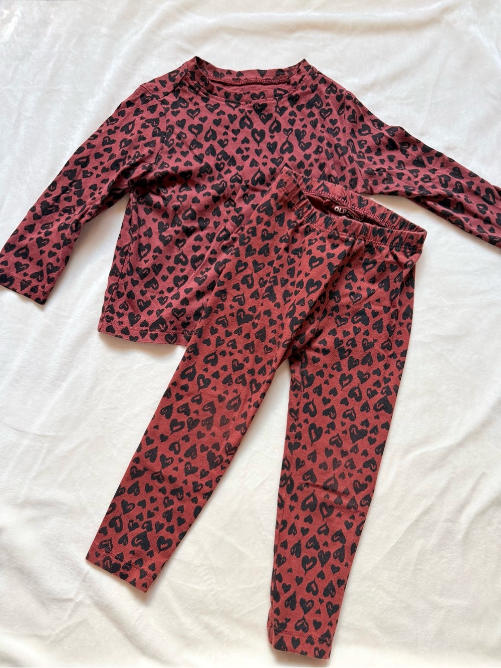 Old Navy Girls' Long-Sleeve Heart Print Pajama Set - Dusty Rose & Black